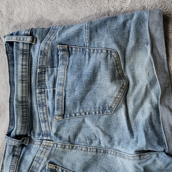 Highway Jeans Shorts.(A) - Picture 3 of 4